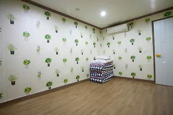 Yellow Hostel Songdo Beach Busan